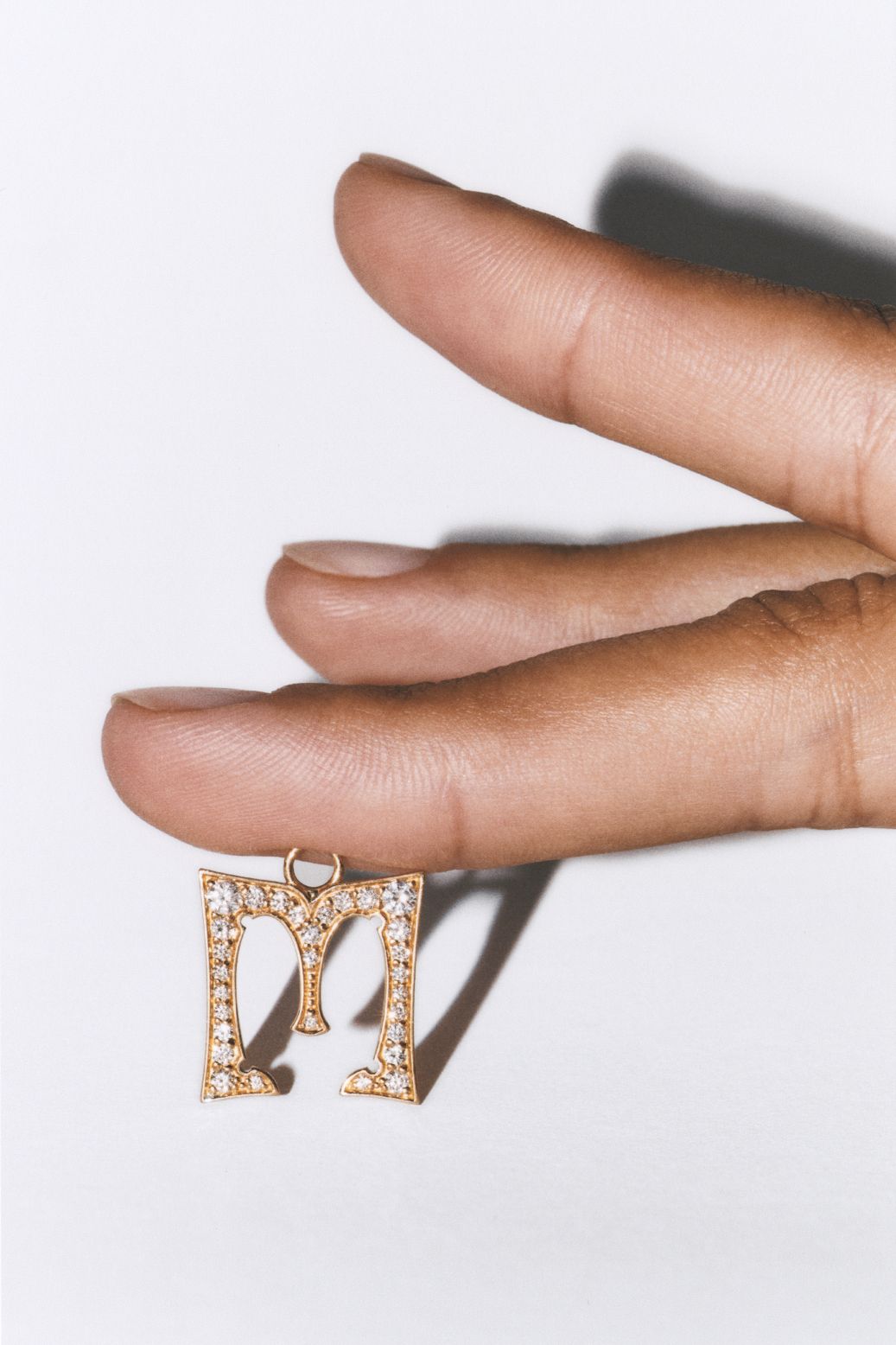 Paved letter 17.5mm pendant M