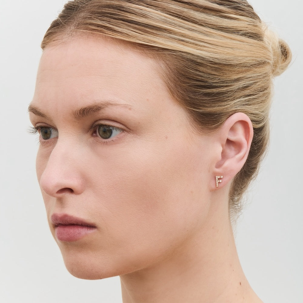 Petite F