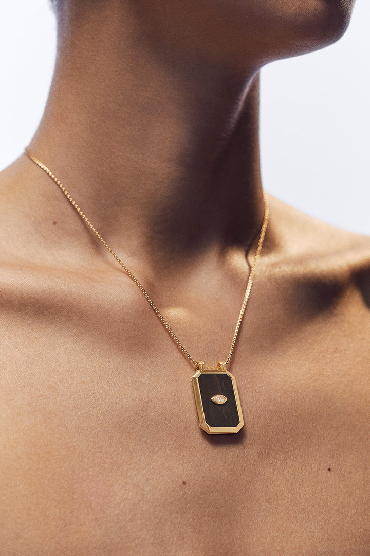 Eye ebony 28mm scapular on 44cm Spiga chain