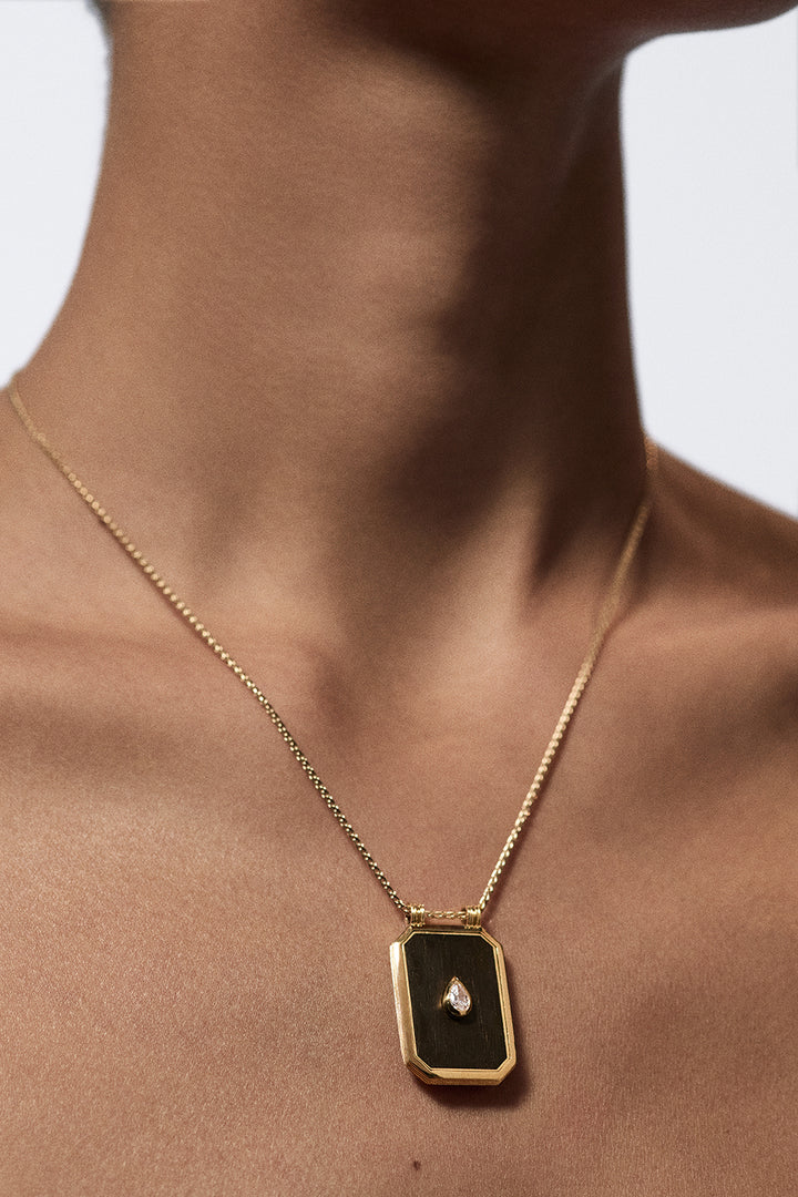 Pear ebony 28mm scapular on 44cm Spiga chain